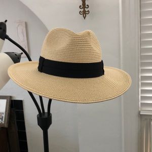 “Solar Escape“ Gentleman’s dress / casual fedora, tan, black hatband